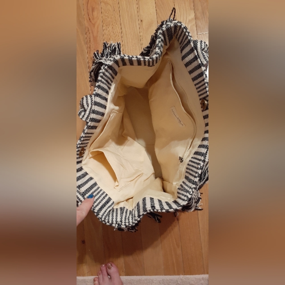 Large tote - Picture 2 of 4
